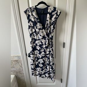 Banana republic pattern dress size 10. EUC, worn once.